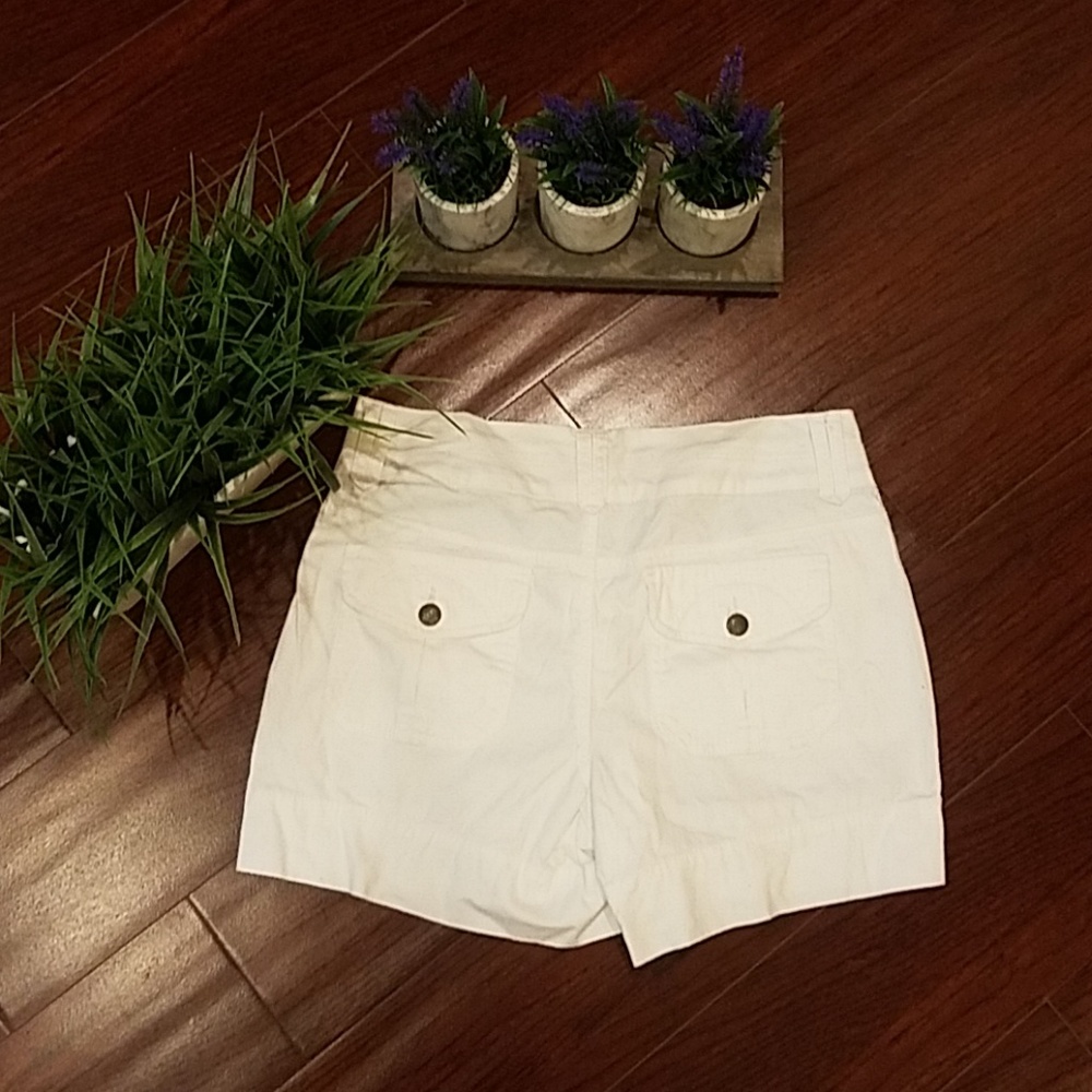 Shorts - Picture 2 of 3